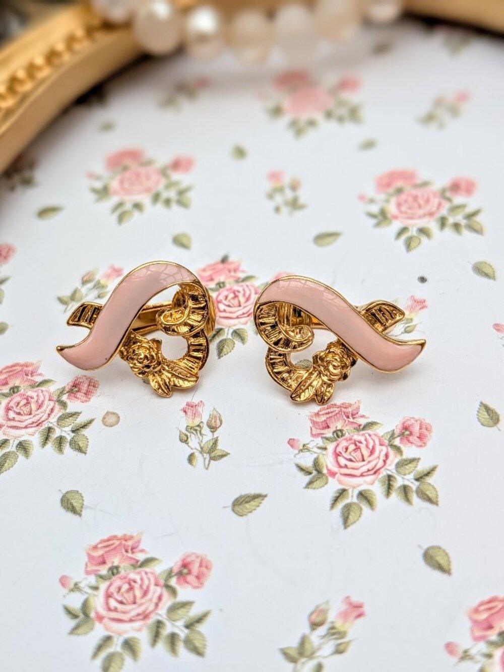 Vintage signed Avon Gold Tone & Pink Enamel Rose Ribbon Clip-on Earrings